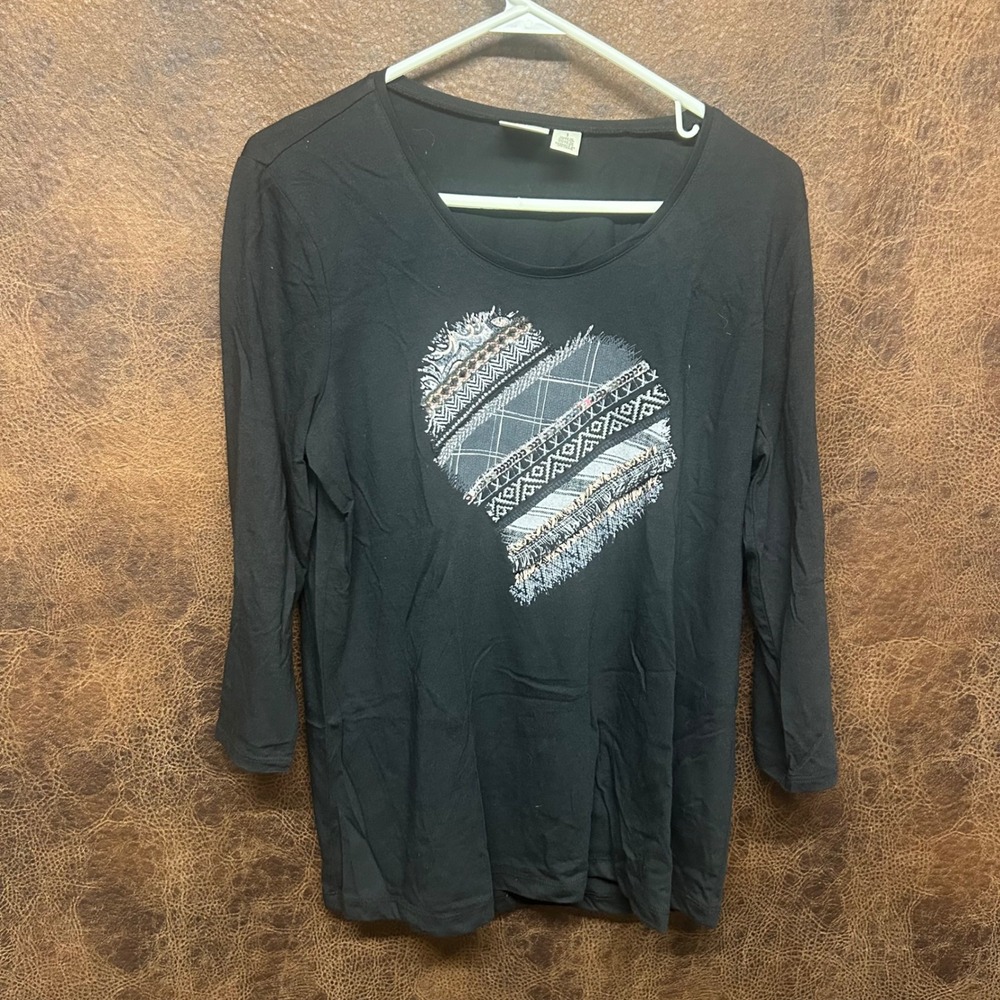 Chico's Zenergy Size 1/Medium Women's Black Heart Aztec Textured 3/4 Sleeve Top